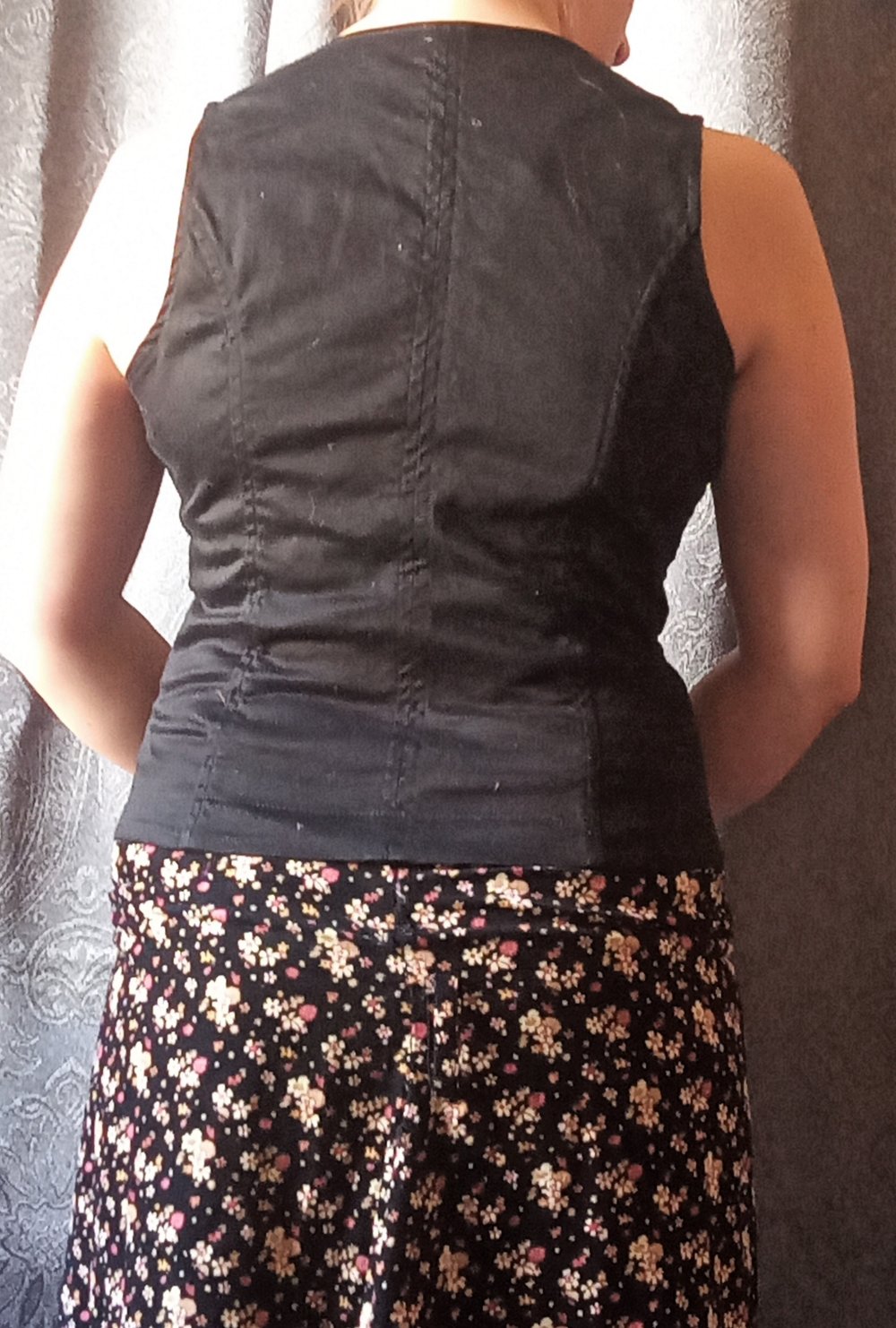 schwarze Trachten Weste dreifache Knopfreihe