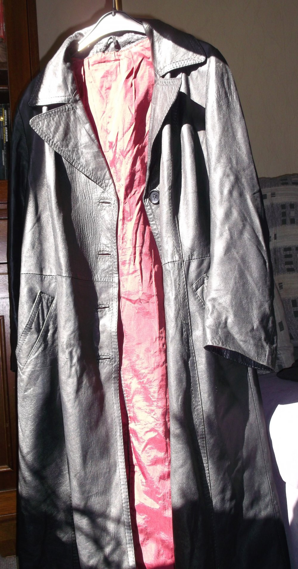 Ledermantel schwarz rotes Innenfutter 2 Taschen