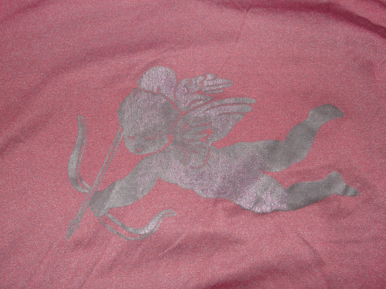 Weinrotes Longsleeve mit süßem Engel/Amor von Madonna