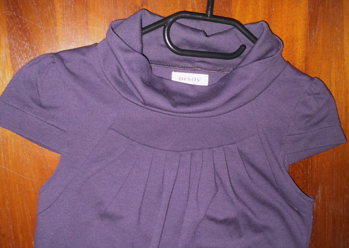 edles Lila Top mit hübschen Falten