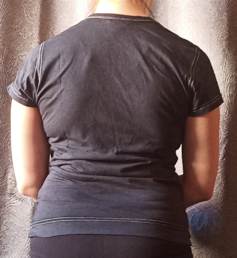 T-Shirt V-Ausschnitt H&M