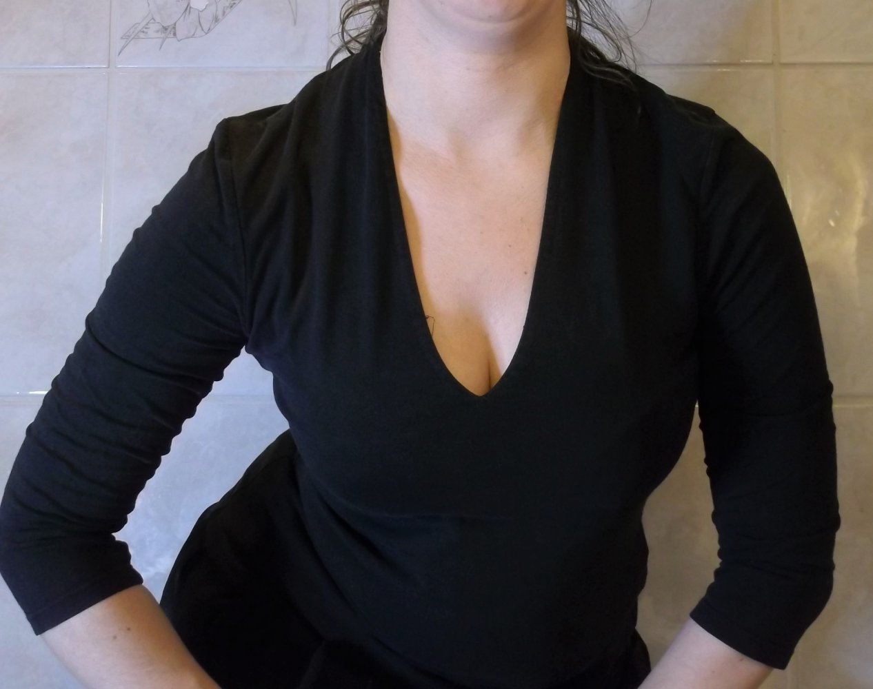 schwarzes H&M Shirt mit 3/4 Arm und V-Ausschnitt 