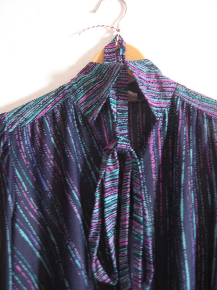 Schickes Vintagekleid! true vintage, achtziger, neunziger, dunkelblau, blusenkleid, bequem, besonders, schick, elegant, curvy, plussize, oversized, schluppe, schleife