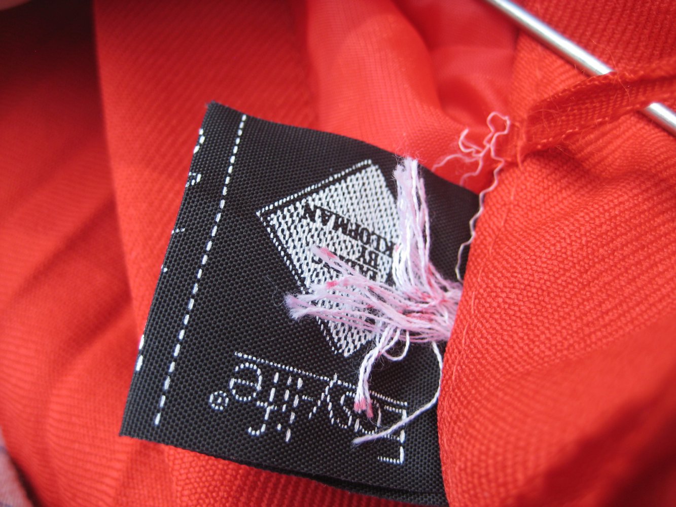 Knallroter Vintage Midi Rock mit Plisseefalten! vintage, true vintage, midirock, knielang, rot, knallrot, feuerwehrrot, fünfziger, fifties, schuluniform, rockabilly