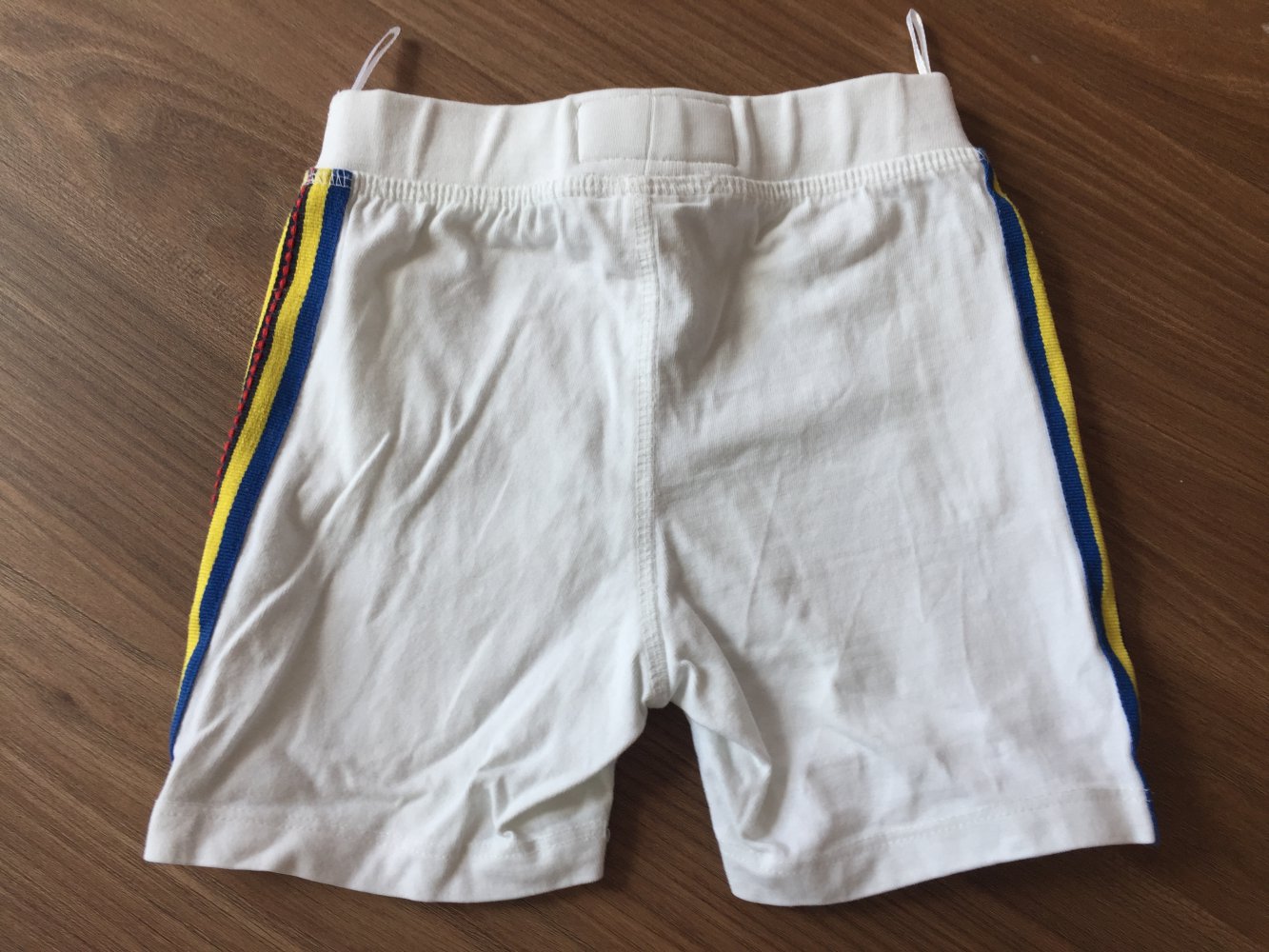 Weiße Shorts Gr. 86