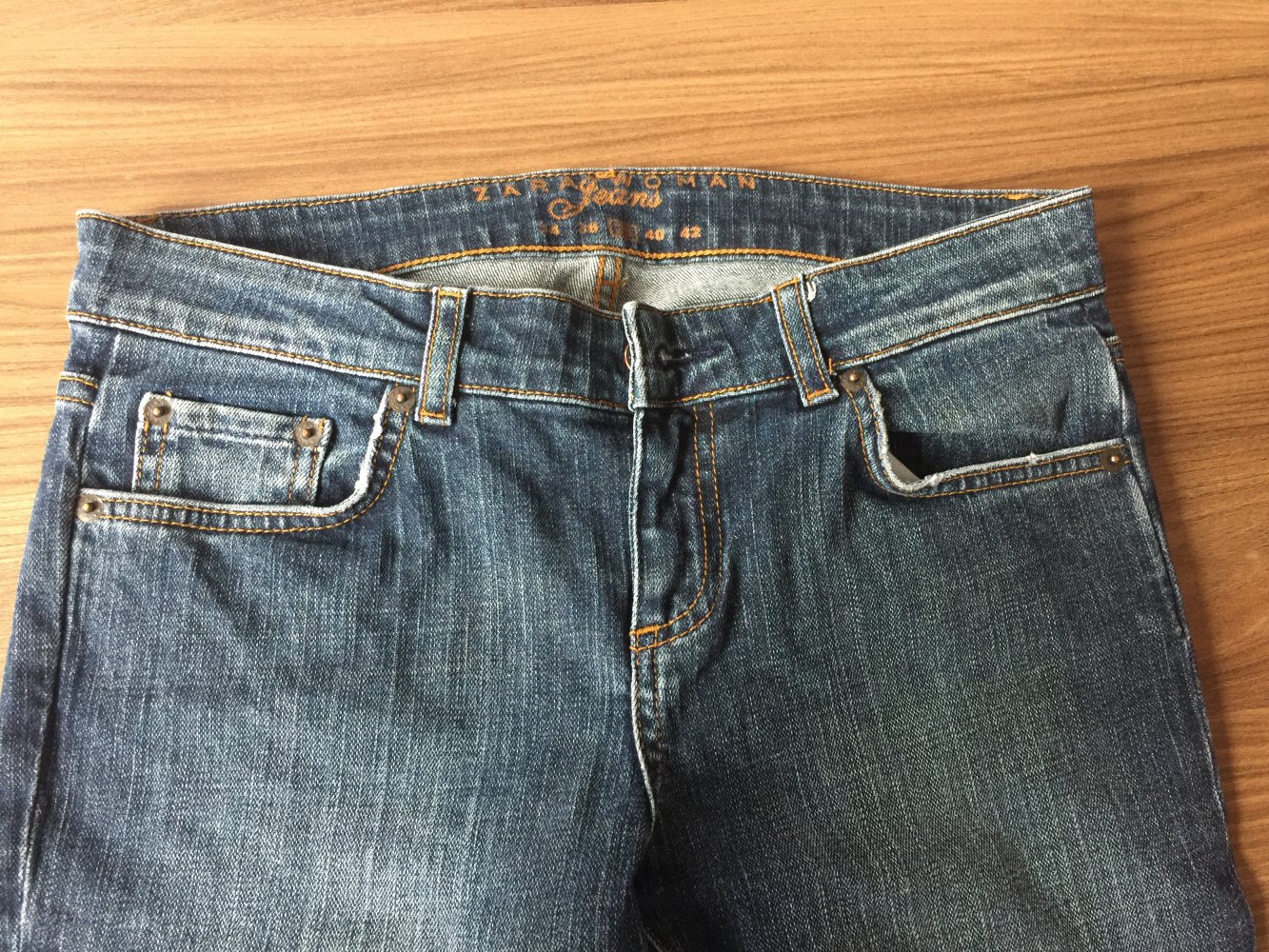 Dunkle Caprijeans Gr. 38