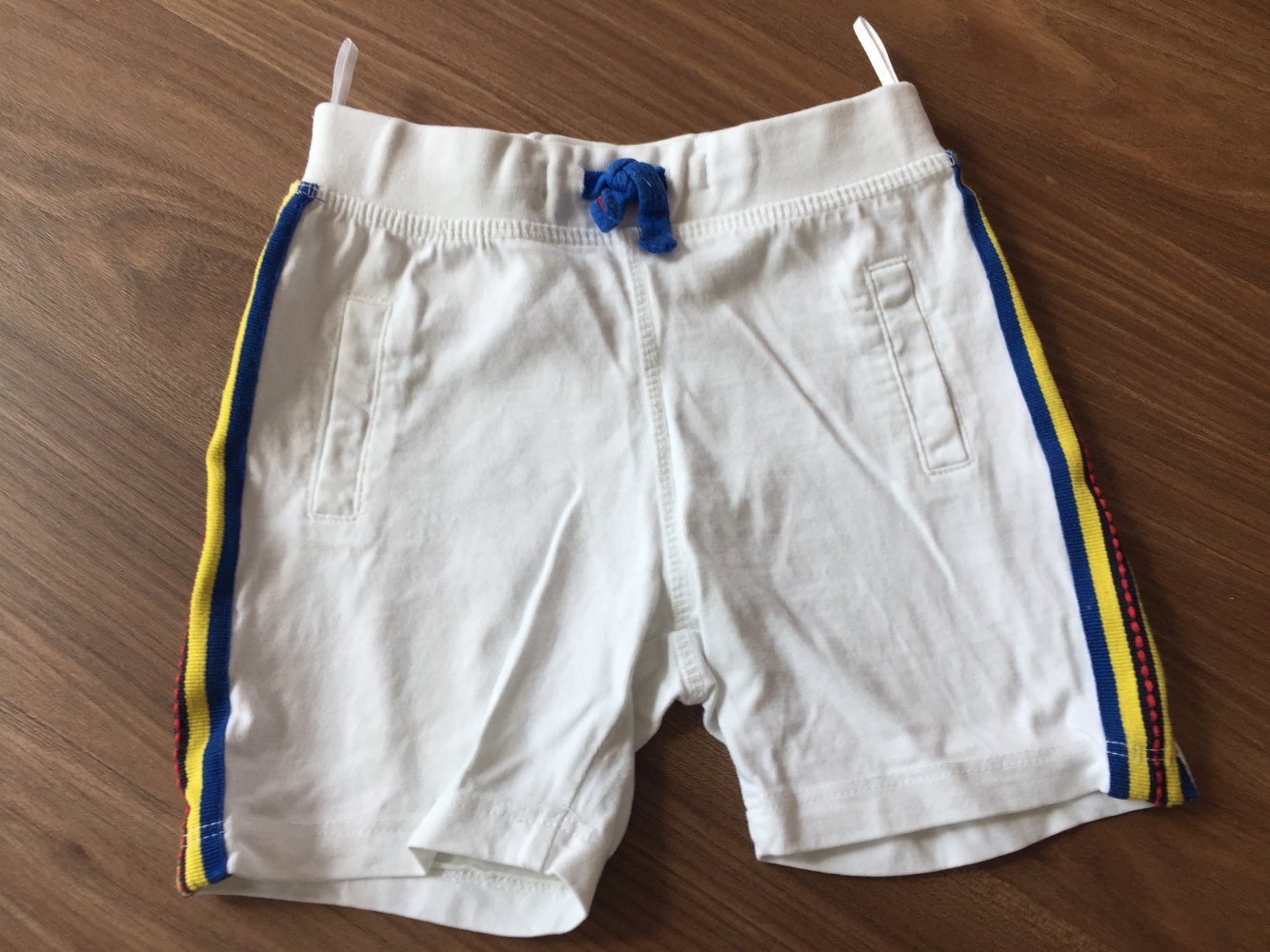 Weiße Shorts Gr. 86