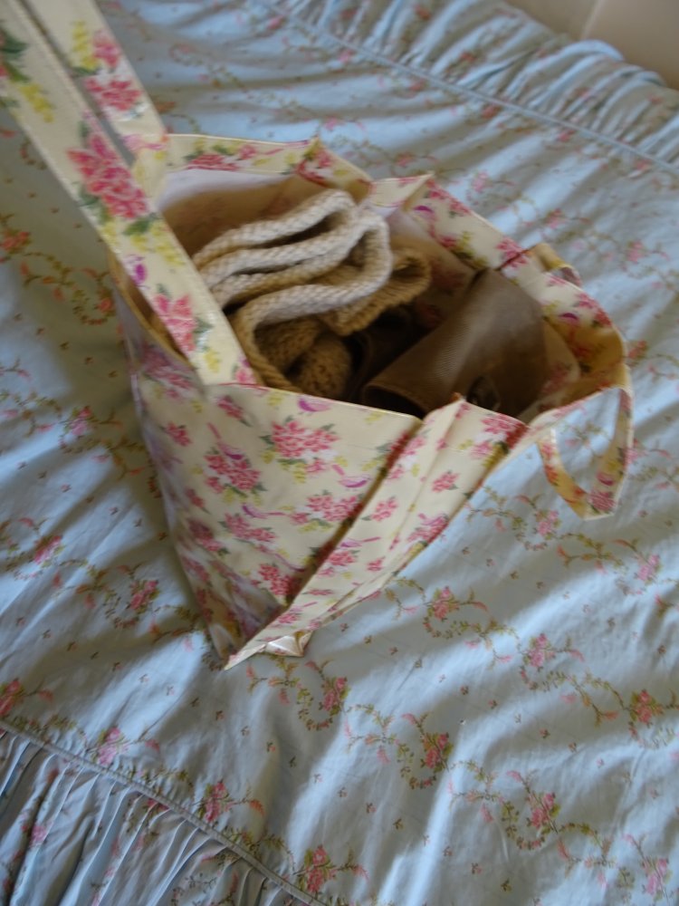 Vintage Tasche Wachstuch ungenutzt Beuteltasche  Umhängetasche Vögel Blumen BERLIN