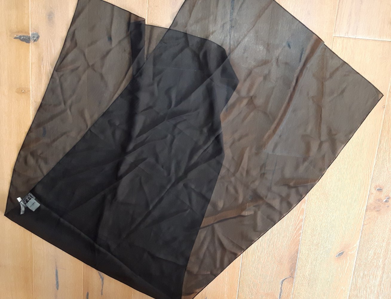 Schwarzer transparenter Schal - NEU