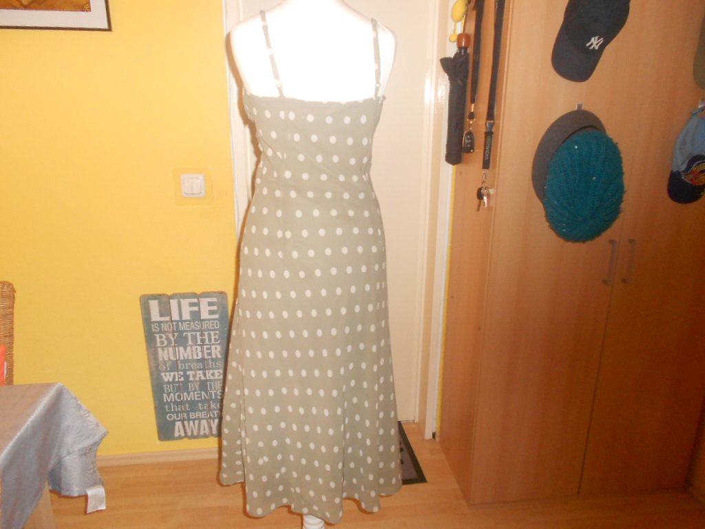 Vero Moda- gepunktetes Kleid Gr. 36