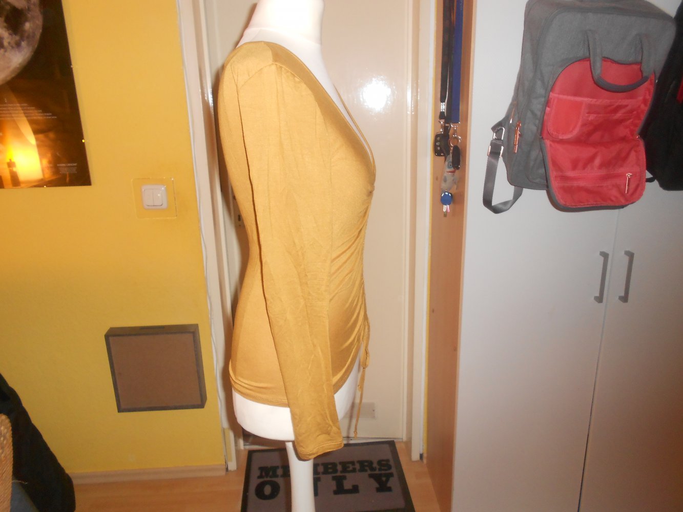 ambiance - goldenes Shirt mit Raffung Gr. S