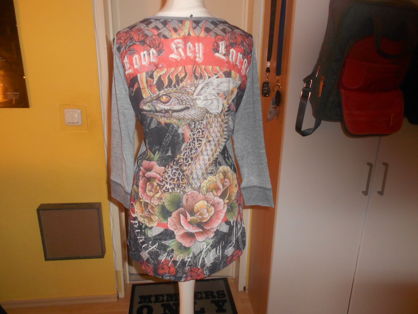 Key Largo - graues T-Shirt mit asiatischem Motiv Gr. S