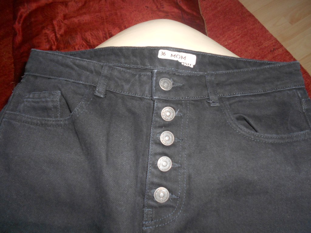 Kiabi- schwarze Mom Jeans Gr. 36