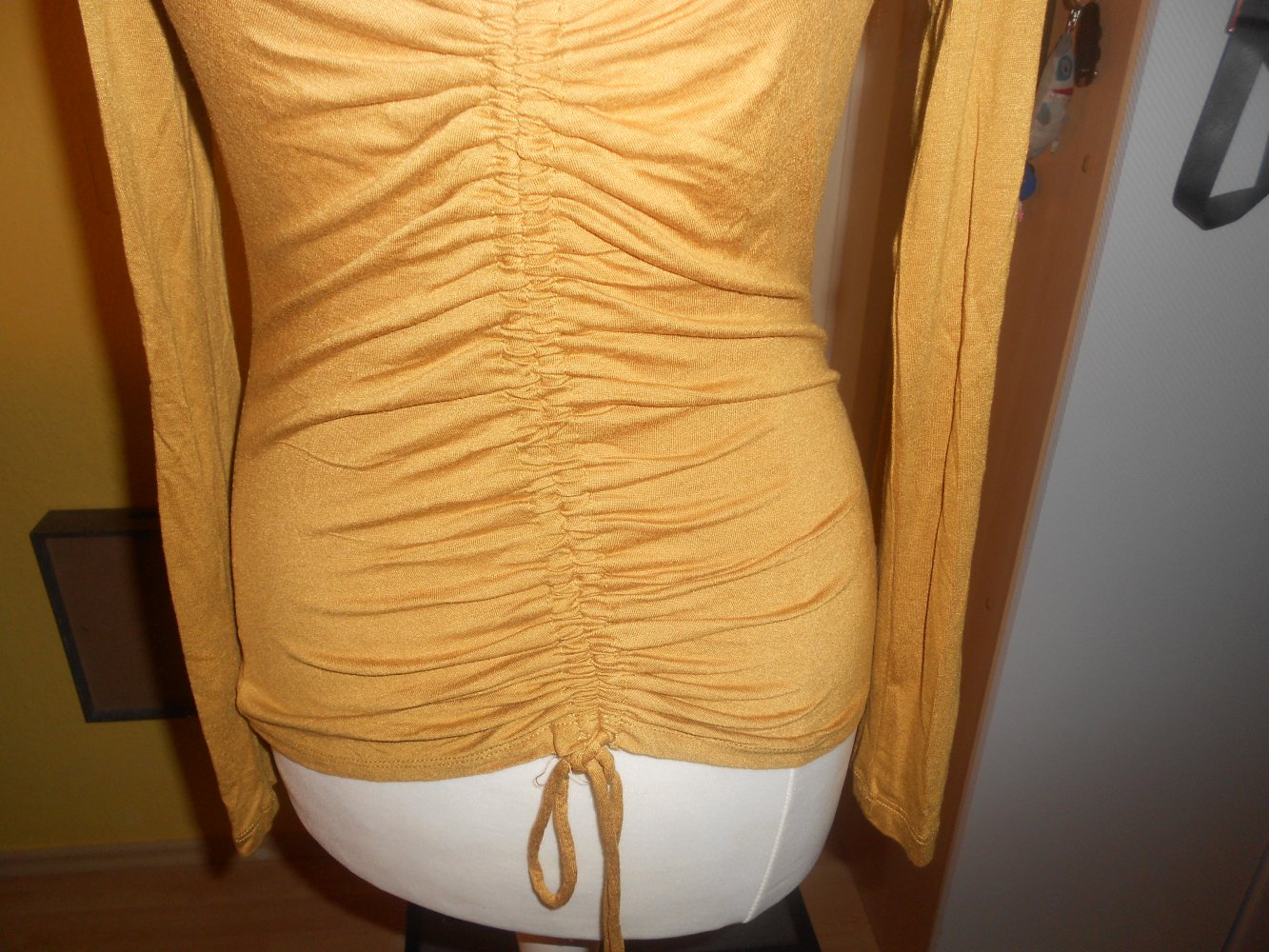 ambiance - goldenes Shirt mit Raffung Gr. S