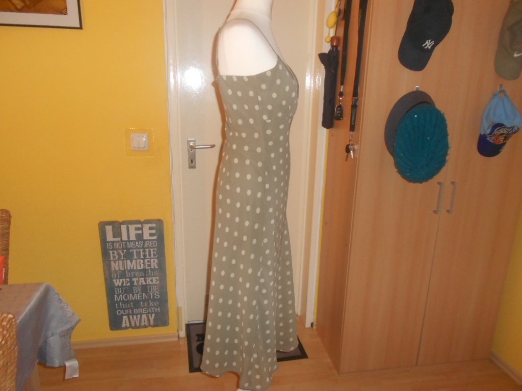 Vero Moda- gepunktetes Kleid Gr. 36