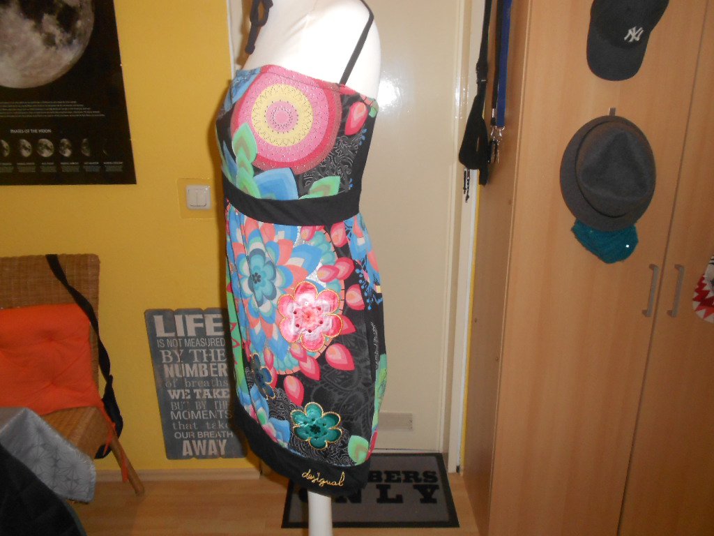 Desigual- geblümtes MInikleid Gr. M neu