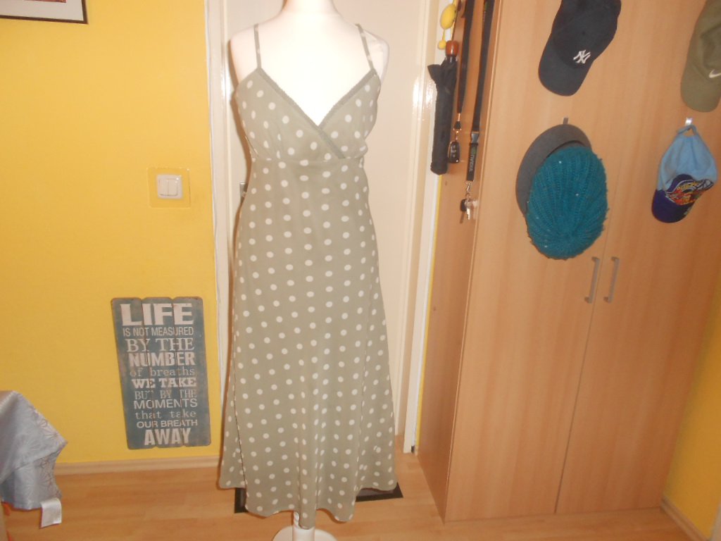 Vero Moda- gepunktetes Kleid Gr. 36
