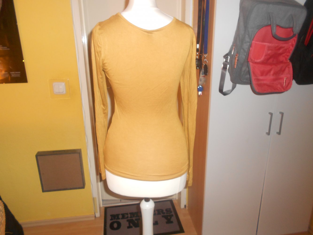 ambiance - goldenes Shirt mit Raffung Gr. S