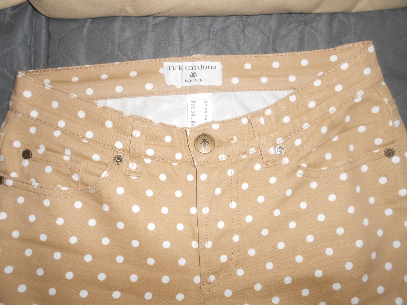 Rick Cardona - hellbraune Jeans mit Polkadots Gr. 38