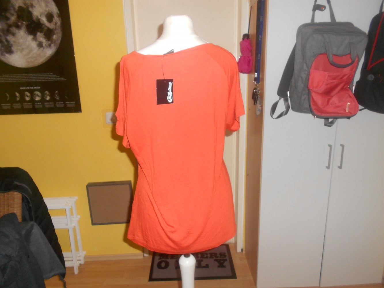 Chillytime - oranges T-Shirt mit Cut Out Schultern Gr. 36/ 38 neu