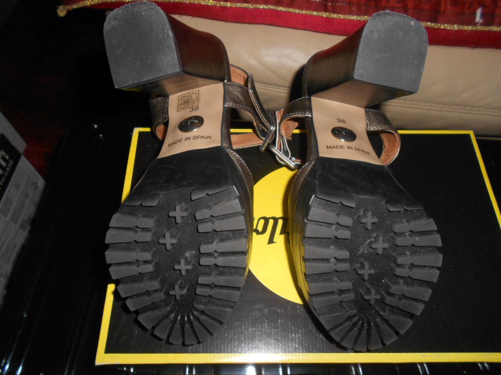 Buffalo- goldene High Heels Gr. 38