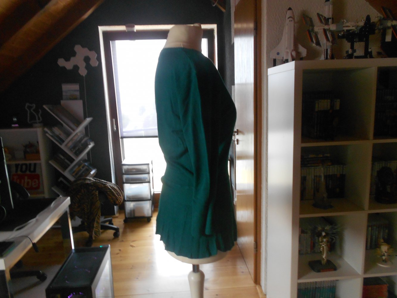 Love and Money - dunkelgrüner Pullover Gr. S/M