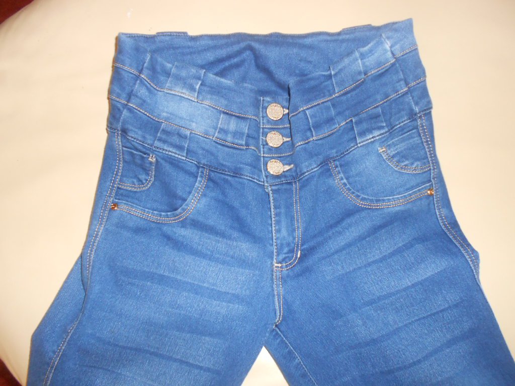 Mokha - Po-Lift Jeans Gr.10 neuwertig