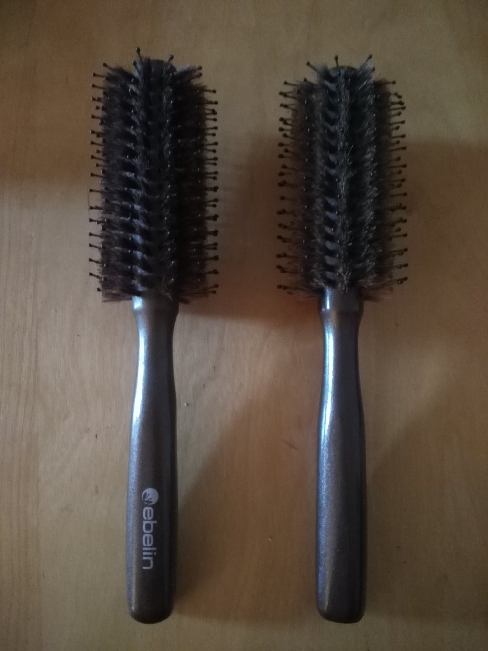 2 Haarbürsten Rundbürsten ca. 5cm Durchmesser, kurze und längere Borsten