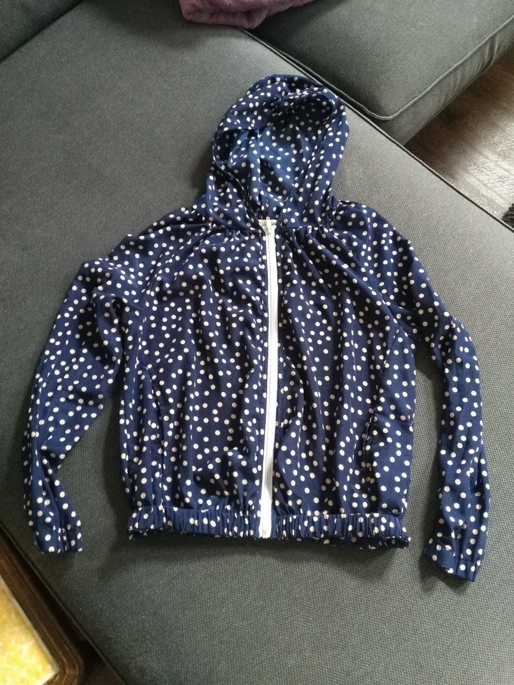 Sommer- Jacke leicht locker mit Punkten und Kapuze Gr. 36