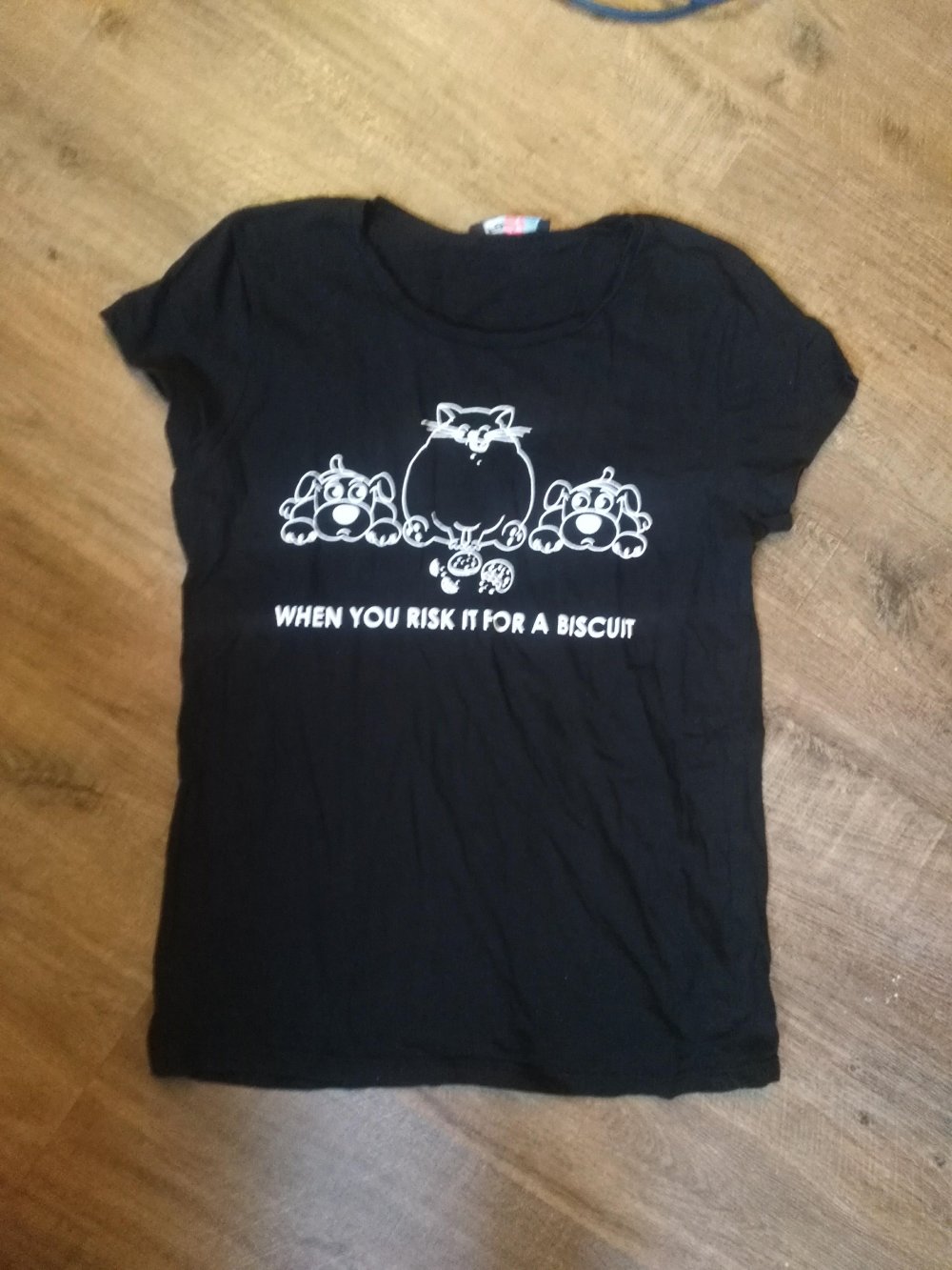T-Shirt schwarz mit Aufdruck 'When you risk it for a biscuit' Gr. L 