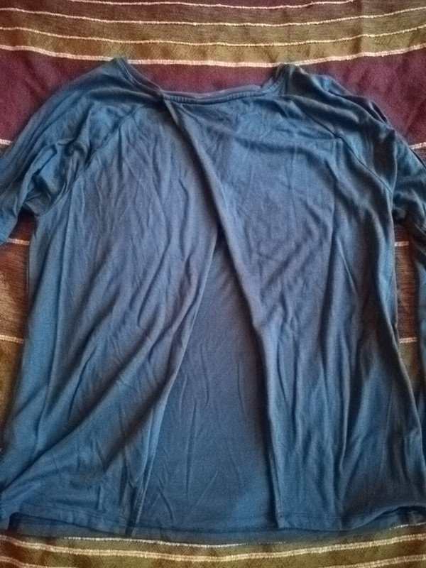 Langarm Shirt dunkelblau offenes Rückenteil Gr. S