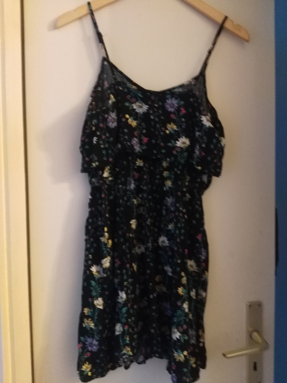 Sommerkleid schwarz Blumenmuster locker luftig sitzend Gr. M