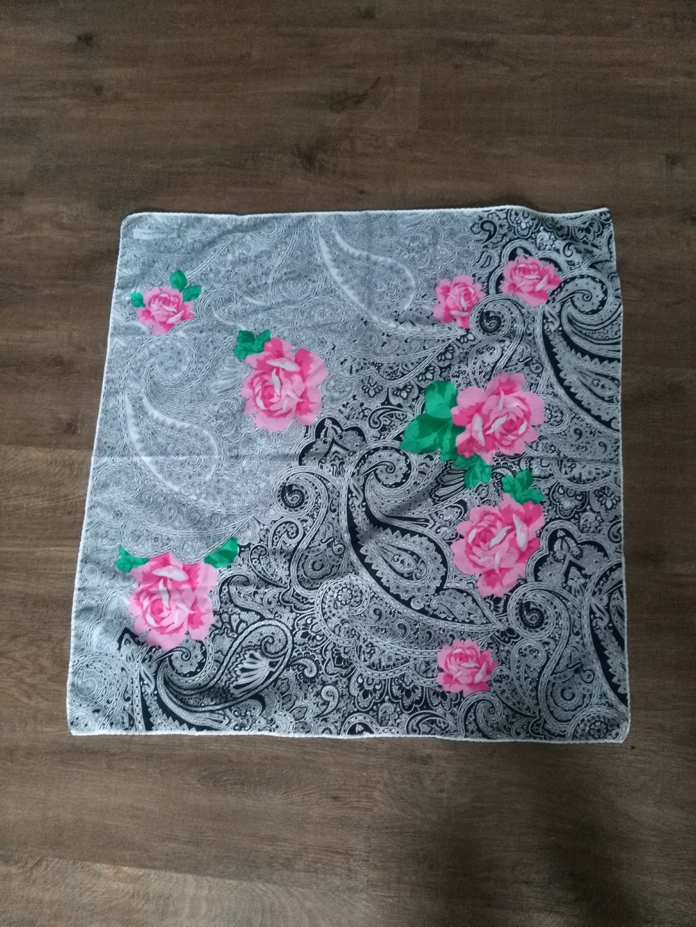 Tuch schwarz weiß rosa grün Rosen ca. 75 x 77 cm