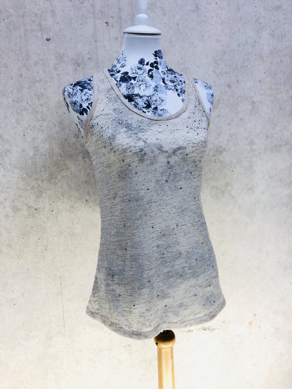 L‘olive verte Edles Top mit Steinchen und spitze Strass S 38