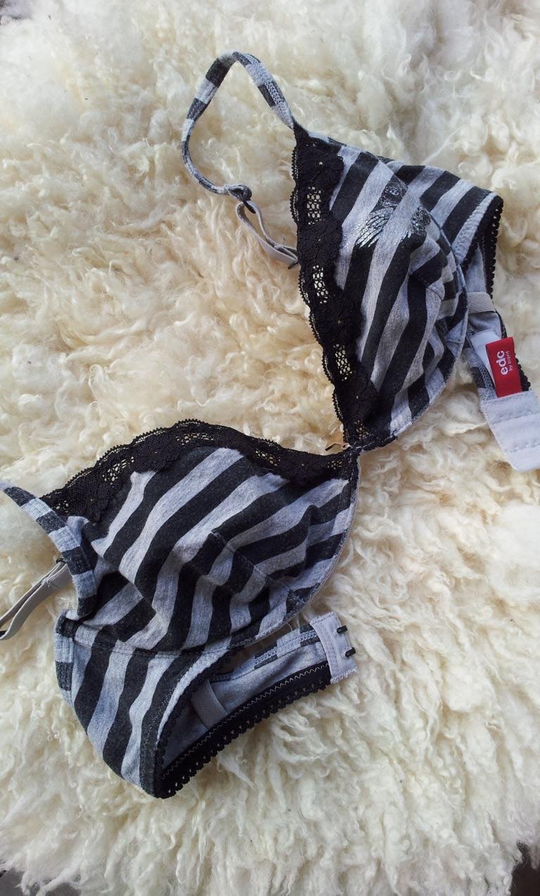 Esprit Bügel-BH in 75C, Grau / Schwarz, Softcups Baumwolle Spitze