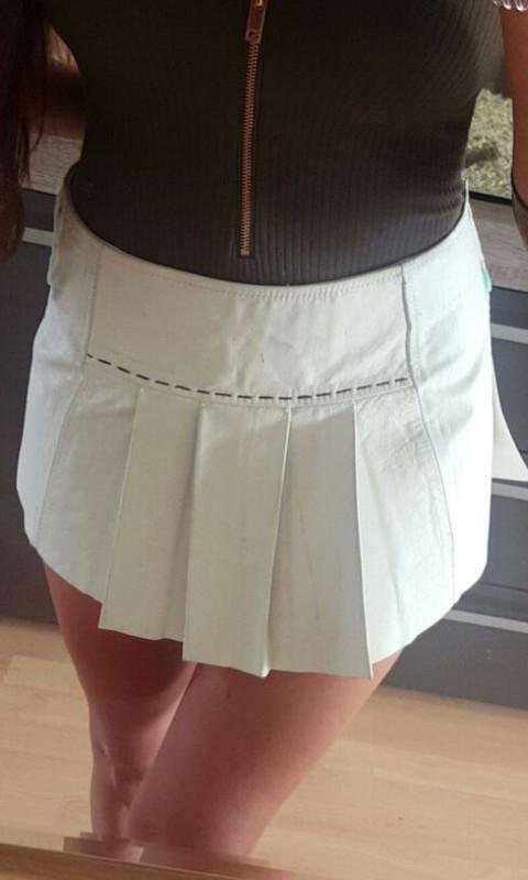 Fornarina Mini-Rock in M 38, Creme Weiß used, Falten Leder, NEU