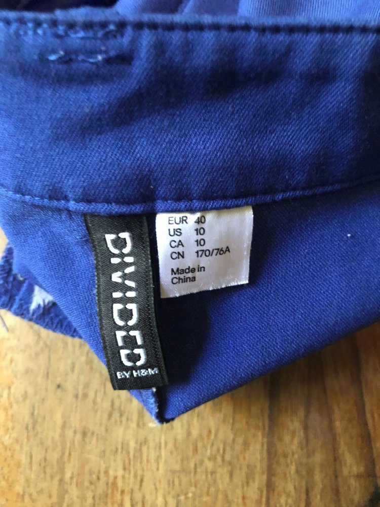 Blaue Shorts von Divided