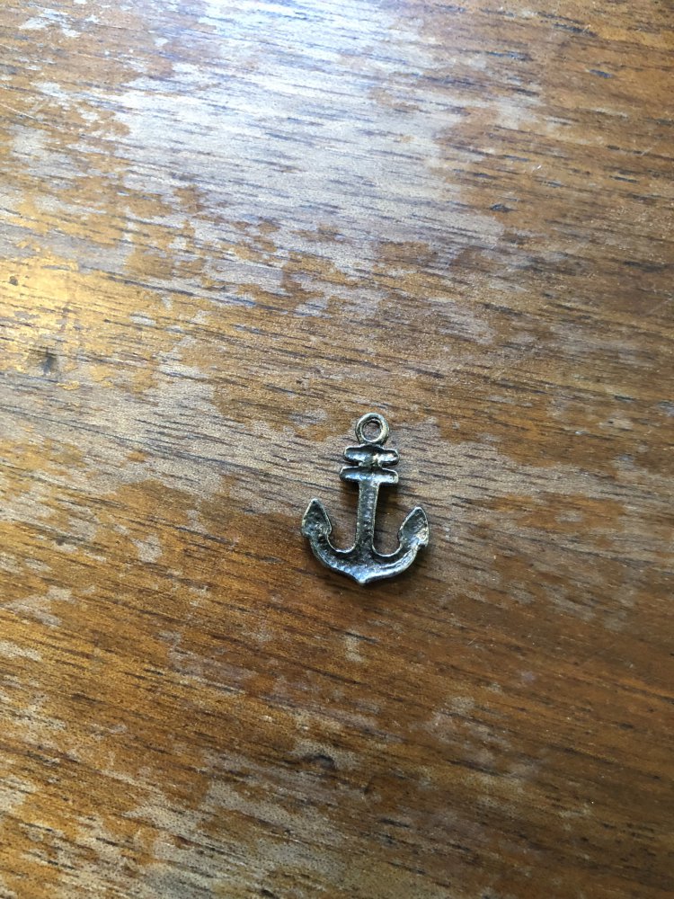 Anhänger in Ankerform