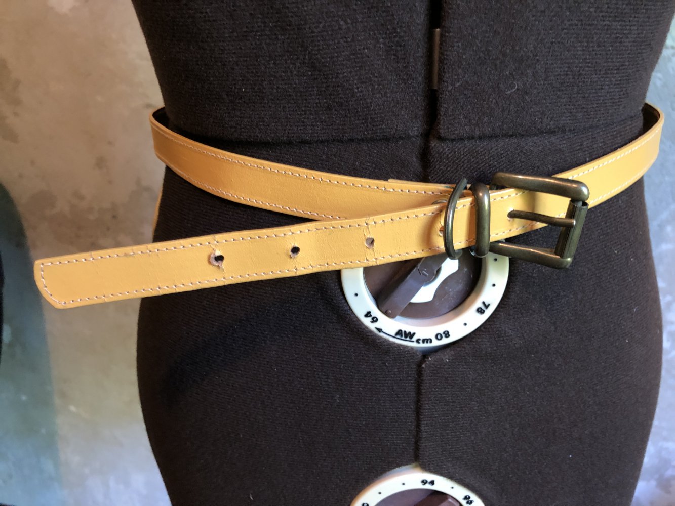 Senfgelber schmaler Gürtel