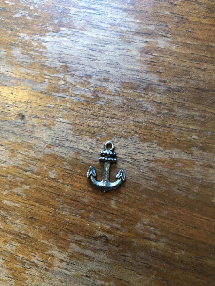 Anhänger in Ankerform