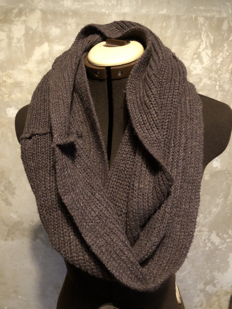 Brauner Schal