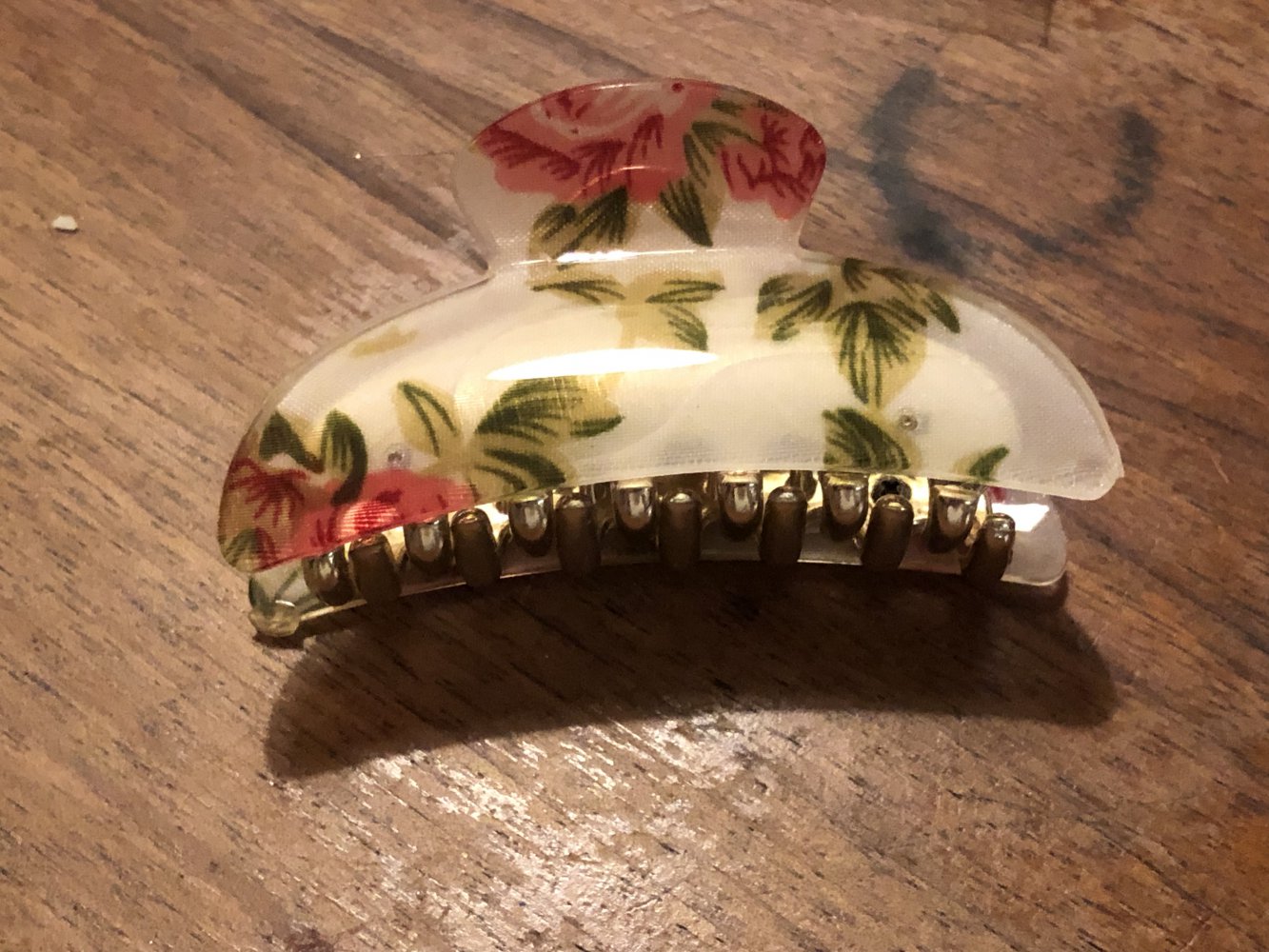 Wunderschöne blumige Haarklammer 