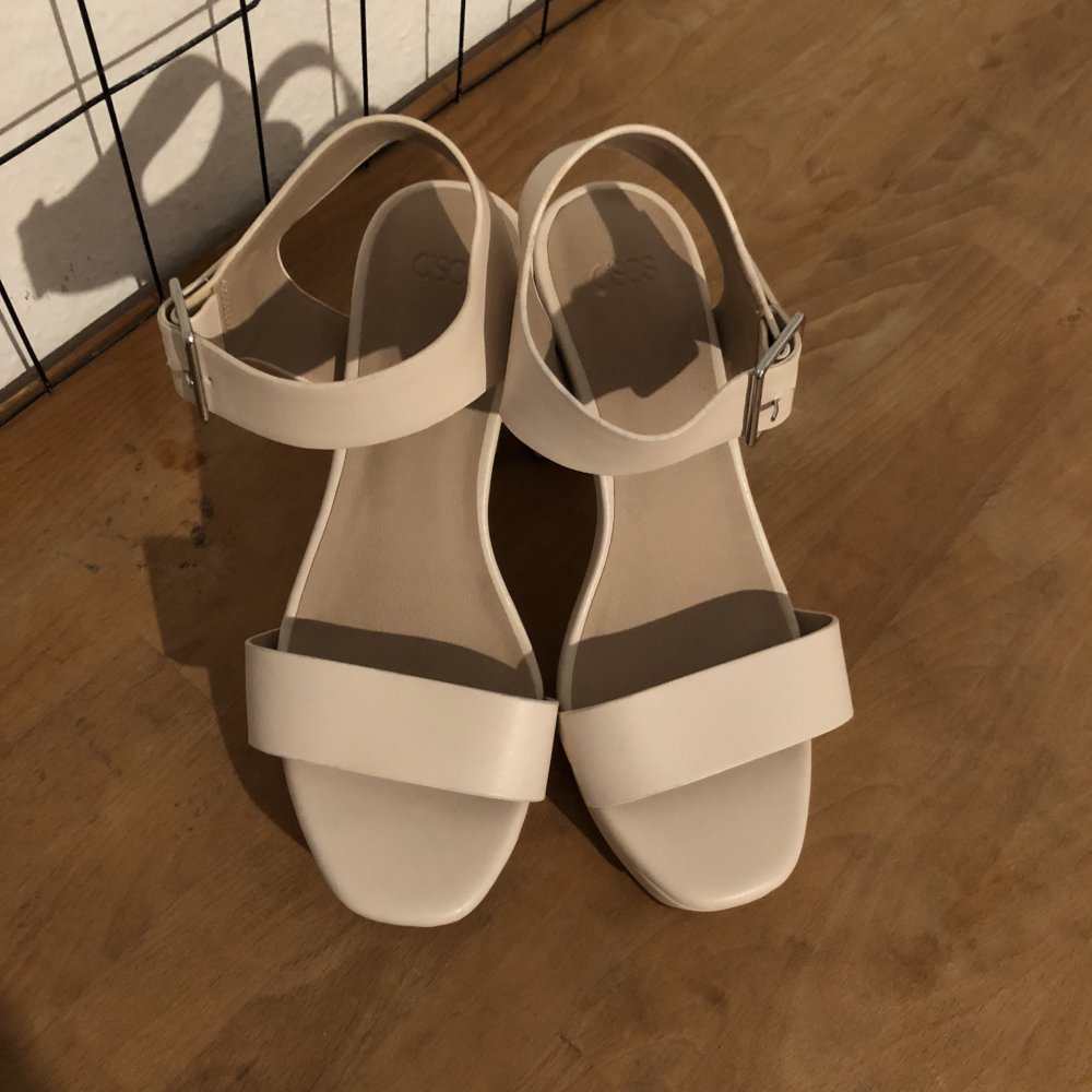 Plateau Pumps von asos