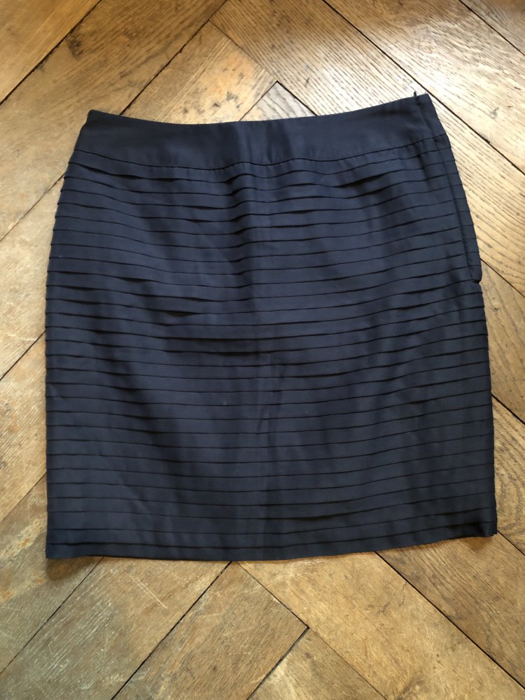 Dunkelblauer eleganter Taillenrock