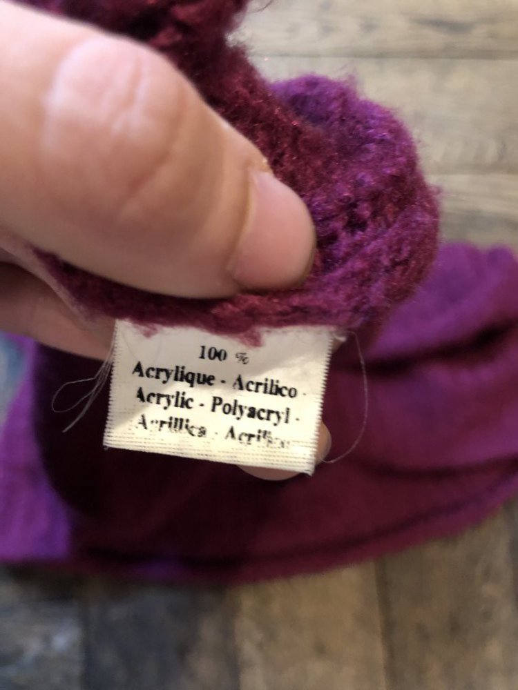 Beerenfarbener Loopschal