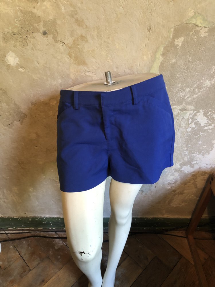 Blaue Shorts von Divided
