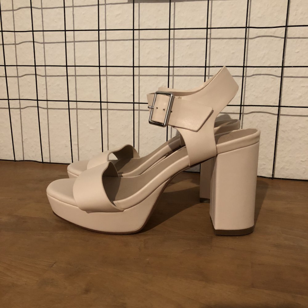 Plateau Pumps von asos