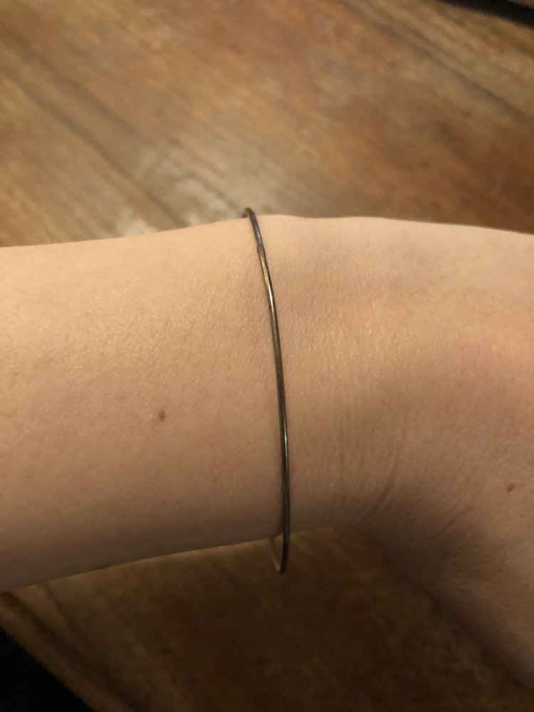 Feiner silberner Armreif