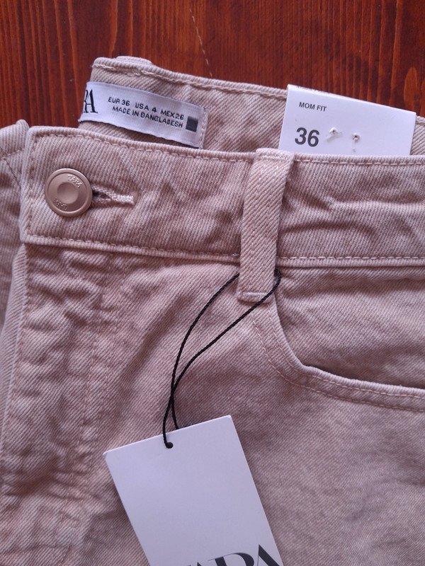 Beige Mom-Jeans ~ Zara ~ Gr. 36 ~ Mom Fit ~ High Rise ~ Ankle Length ~ Slim Mom Leg