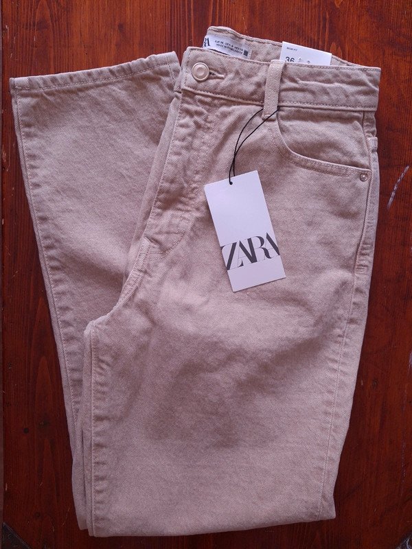 Beige Mom-Jeans ~ Zara ~ Gr. 36 ~ Mom Fit ~ High Rise ~ Ankle Length ~ Slim Mom Leg